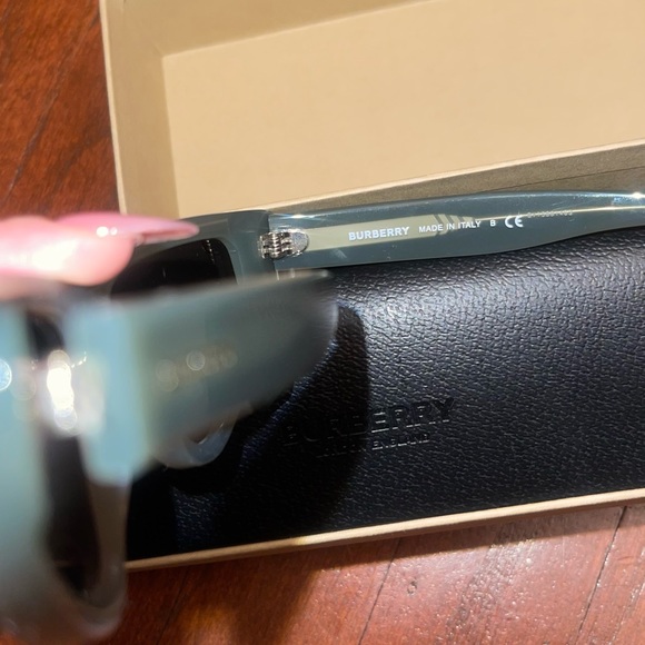 Burberry Sunglasses OPAL GREEN w/DARK GREEN Acet - Picture 7 of 8